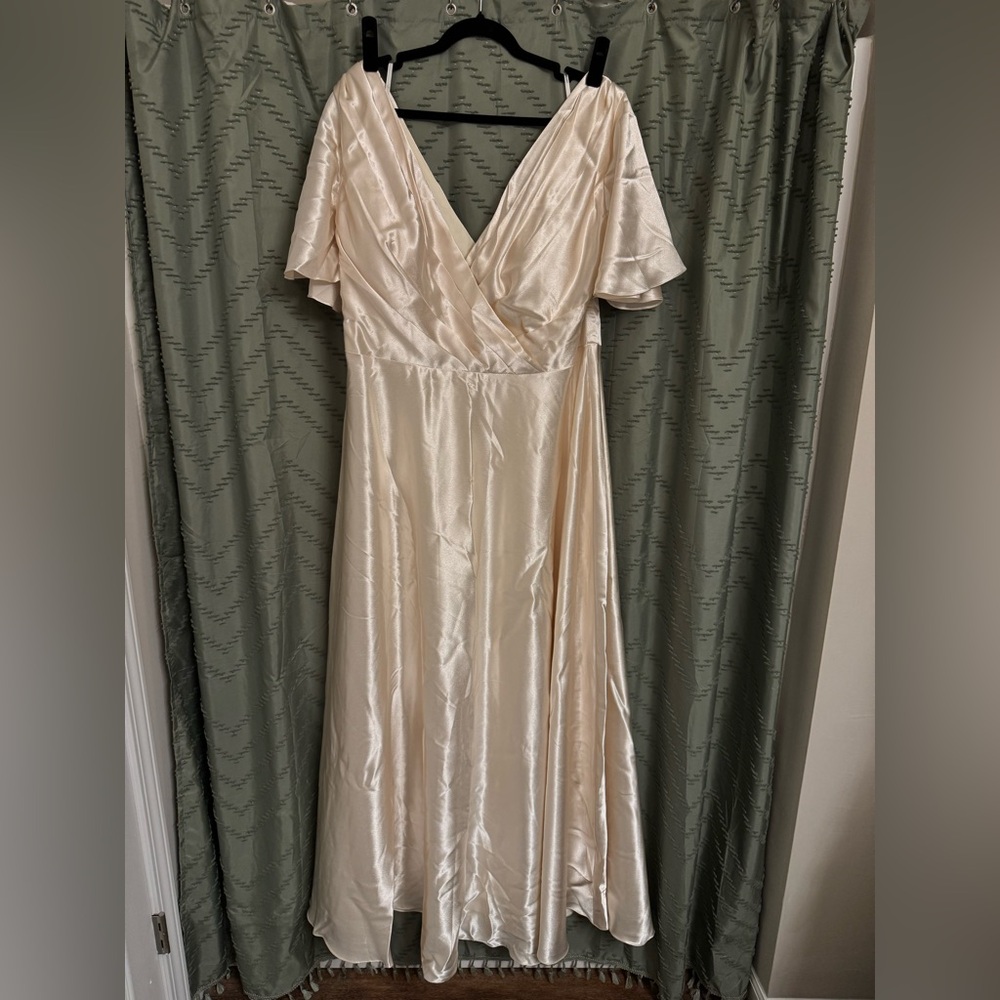 Elegant Cream Satin Wedding Dress